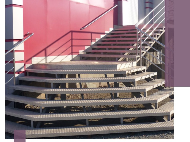 Лестницы для магазина в Переславле-Залесском — изготовление и монтаж