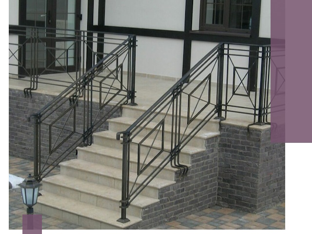 Перила для крыльца в Переславле-Залесском — монтаж, изготовление и установка