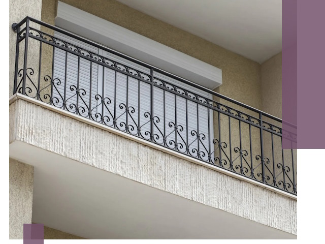 Балконные ограждения из металла и стекла в Переславле-Залесском для домов