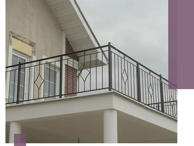 Изготовление балконных ограждений в Переславле-Залесском из металла и стекла