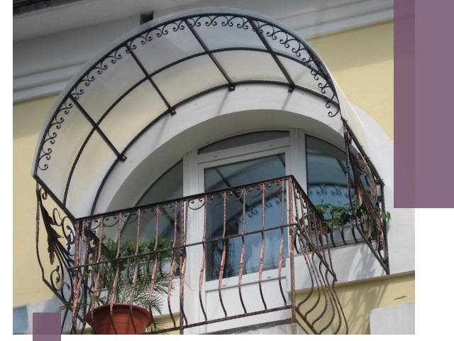 Козырьки над балконом в Переславле-Залесском — изготовление и монтаж